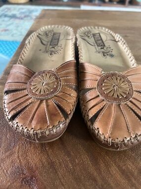 Pikolinos sandals.